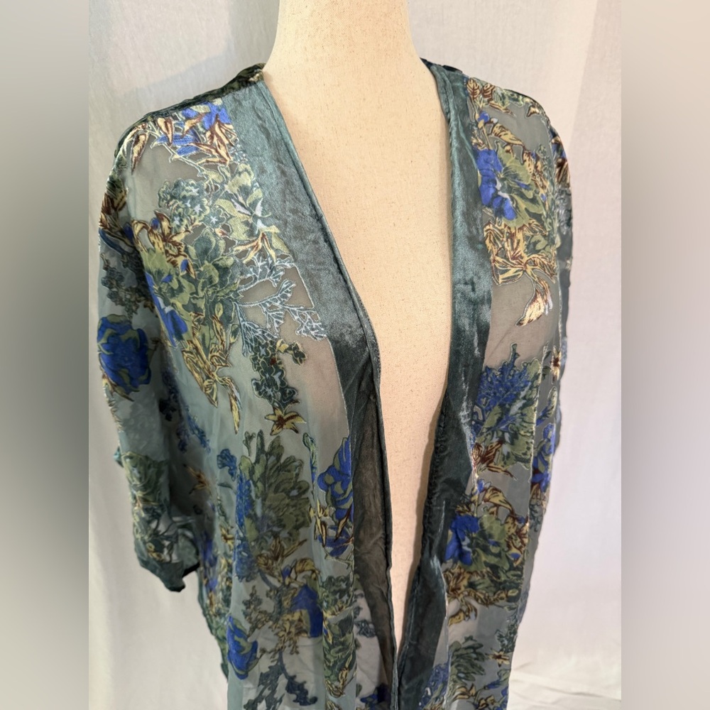 NWT Torrid Teal Floral Velvet Burnout Kimono - Torrid Size 3/4 (22-26) - Picture 2 of 15